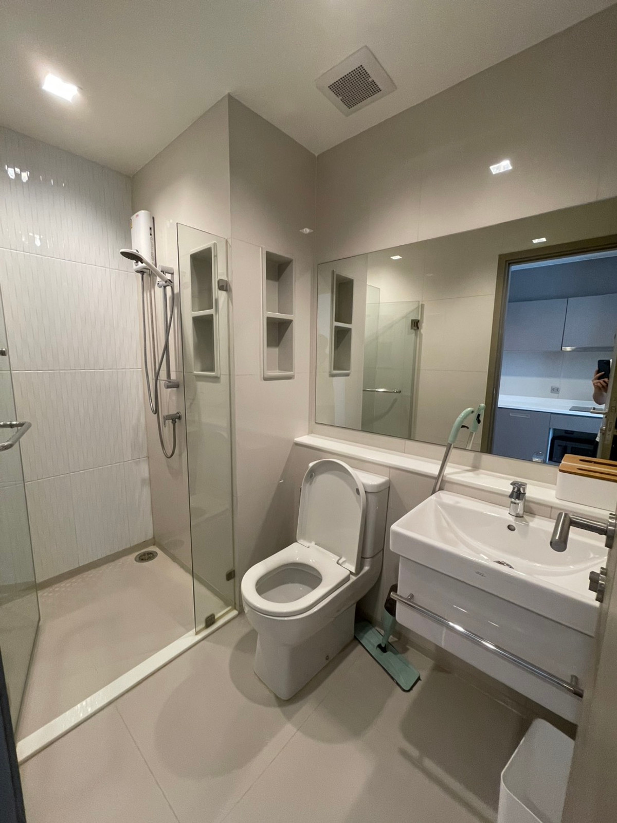 ให้เช่าคอนโดพระราม 9 เพชรบุรีตัดใหม่ RCA : 🔥🔥ให้เช่าห้องตามรูปจริง Life Asoke rama 9 (ไลฟ์ อโศก พระราม9) ขนาด 27 ตรม🔥🔥