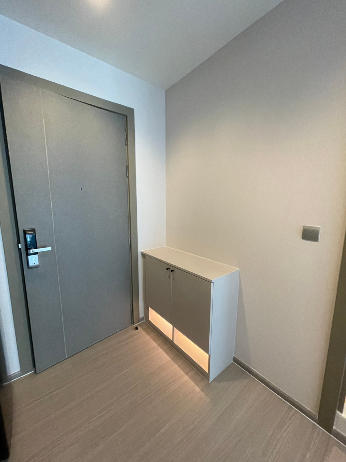 ให้เช่าคอนโดพระราม 9 เพชรบุรีตัดใหม่ RCA : 🔥🔥ให้เช่าห้องตามรูปจริง Life Asoke rama 9 (ไลฟ์ อโศก พระราม9) ขนาด 27 ตรม🔥🔥