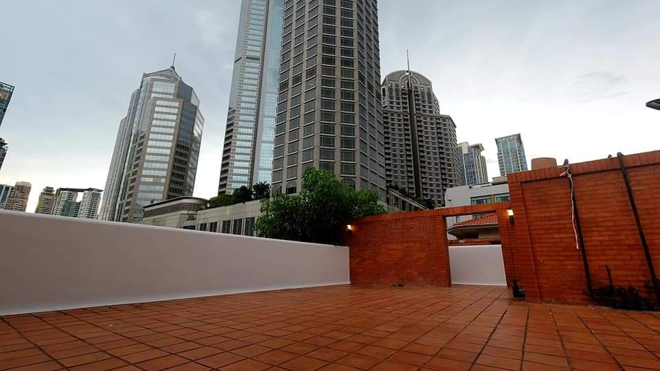 For RentTownhomeWitthayu, Chidlom, Langsuan, Ploenchit : Townhouse at ploenchit for rent