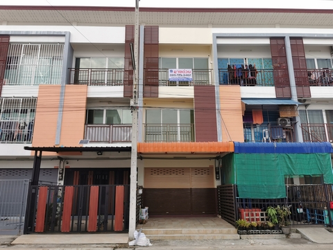 For SaleShop HouseMahachai Samut Sakhon : 3 storey commercial building for sale, Ekachai-Bangbon Rd. Rung Niran Market Suitable for home office, wide road, comfortable parking.