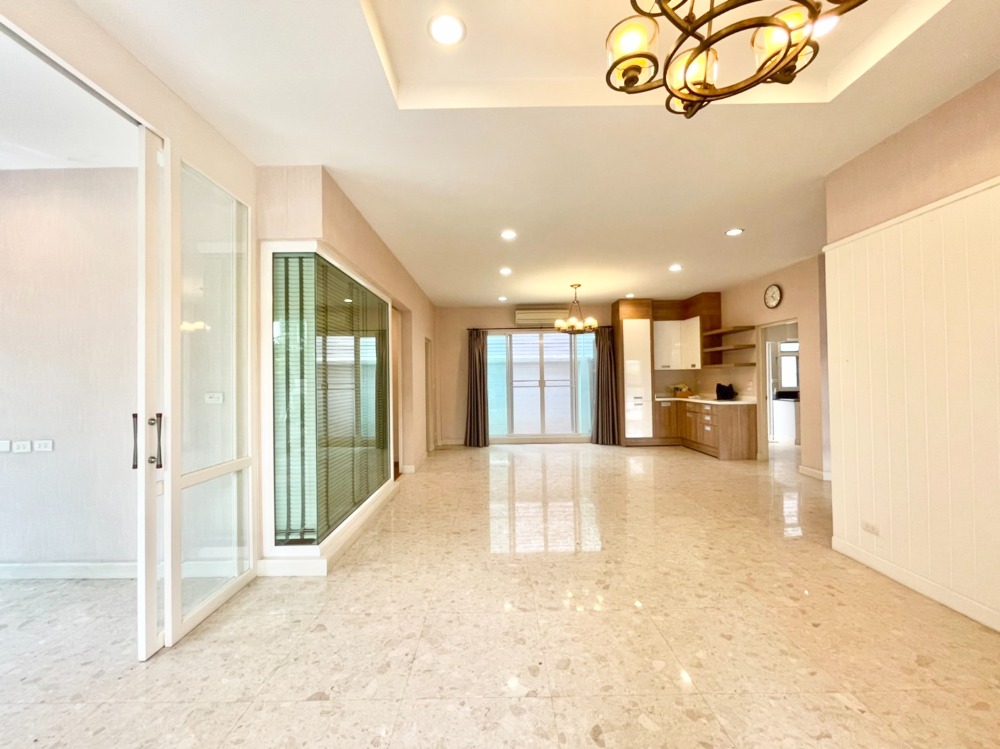 ขายบ้านวิภาวดี ดอนเมือง หลักสี่ : บ้านเดี่ยว แกรนด์บางกอกบูเลอวาร์ด วิภาวดี / 3 ห้องนอน (ขาย), Grand Bangkok Boulevard Vibhavadi / 3 Bedrooms (FOR SALE) T519