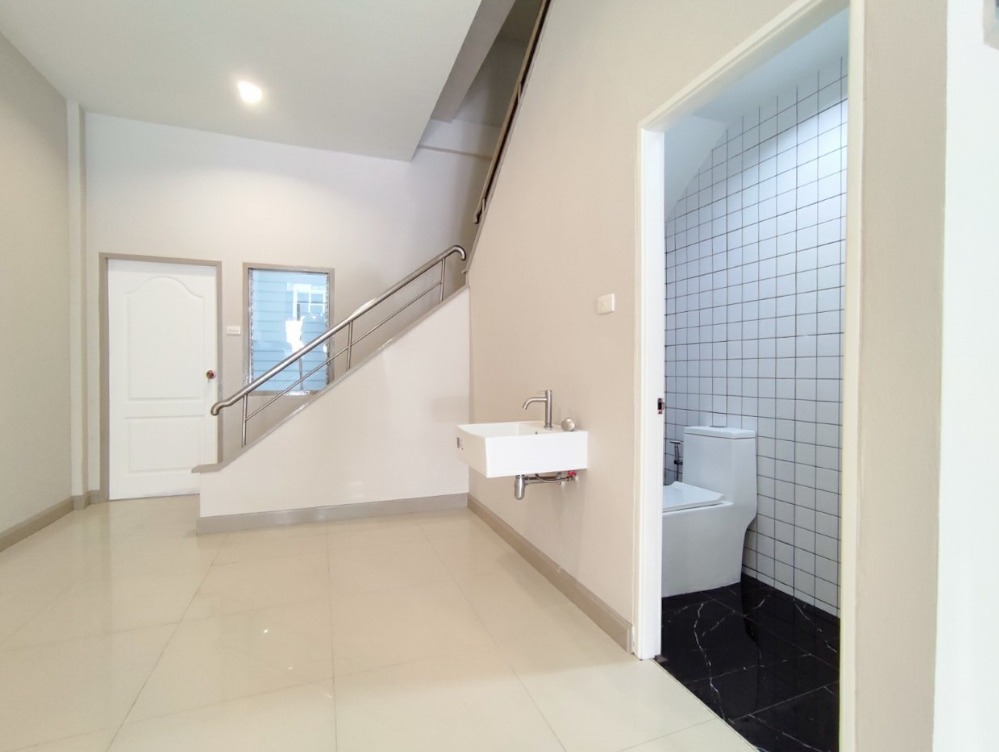 ขายทาวน์โฮมพระราม 2 บางขุนเทียน : ขาย ตึก ทาวน์โฮม 3ชั้น สินทวี ท่าข้าม2 ผ่อนเบาๆ บ้านสวย ไม่มีติดผู้เช่า