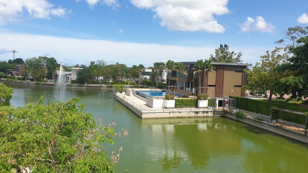 For RentHousePattaya, Bangsaen, Chonburi : House for rent in Pattaya, 3 bedrooms, 4 bathrooms, usable area 343 sq m, area 128.5 sq wa.