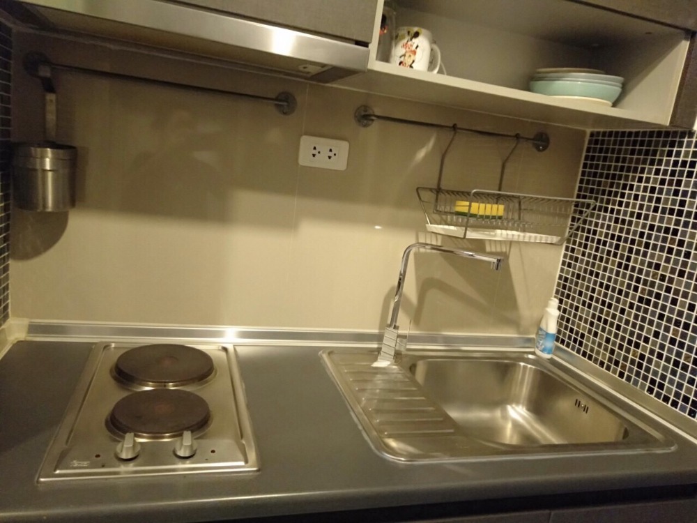 ขายคอนโดพระราม 9 เพชรบุรีตัดใหม่ RCA : S-TB9R121 เดอะเบส พระรามเก้า 26 ตรม. ชั้น 11 กั้นนอน 1.85 ล้าน 064-959-8900