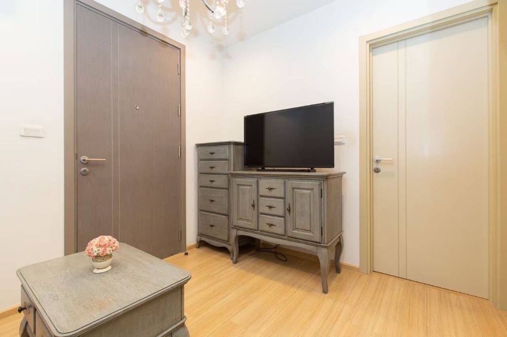 ขายคอนโดพระราม 9 เพชรบุรีตัดใหม่ RCA : S-TB9R125  ขายคอนโด เดอะเบส พระราม9 รามคำแหง, ชั้น 25 แต่งครบ 30 ตรม. 2.3 ล้าน 064-959-8900