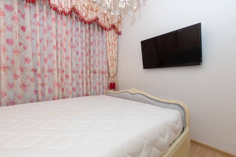 ขายคอนโดพระราม 9 เพชรบุรีตัดใหม่ RCA : S-TB9R125  ขายคอนโด เดอะเบส พระราม9 รามคำแหง, ชั้น 25 แต่งครบ 30 ตรม. 2.3 ล้าน 064-959-8900