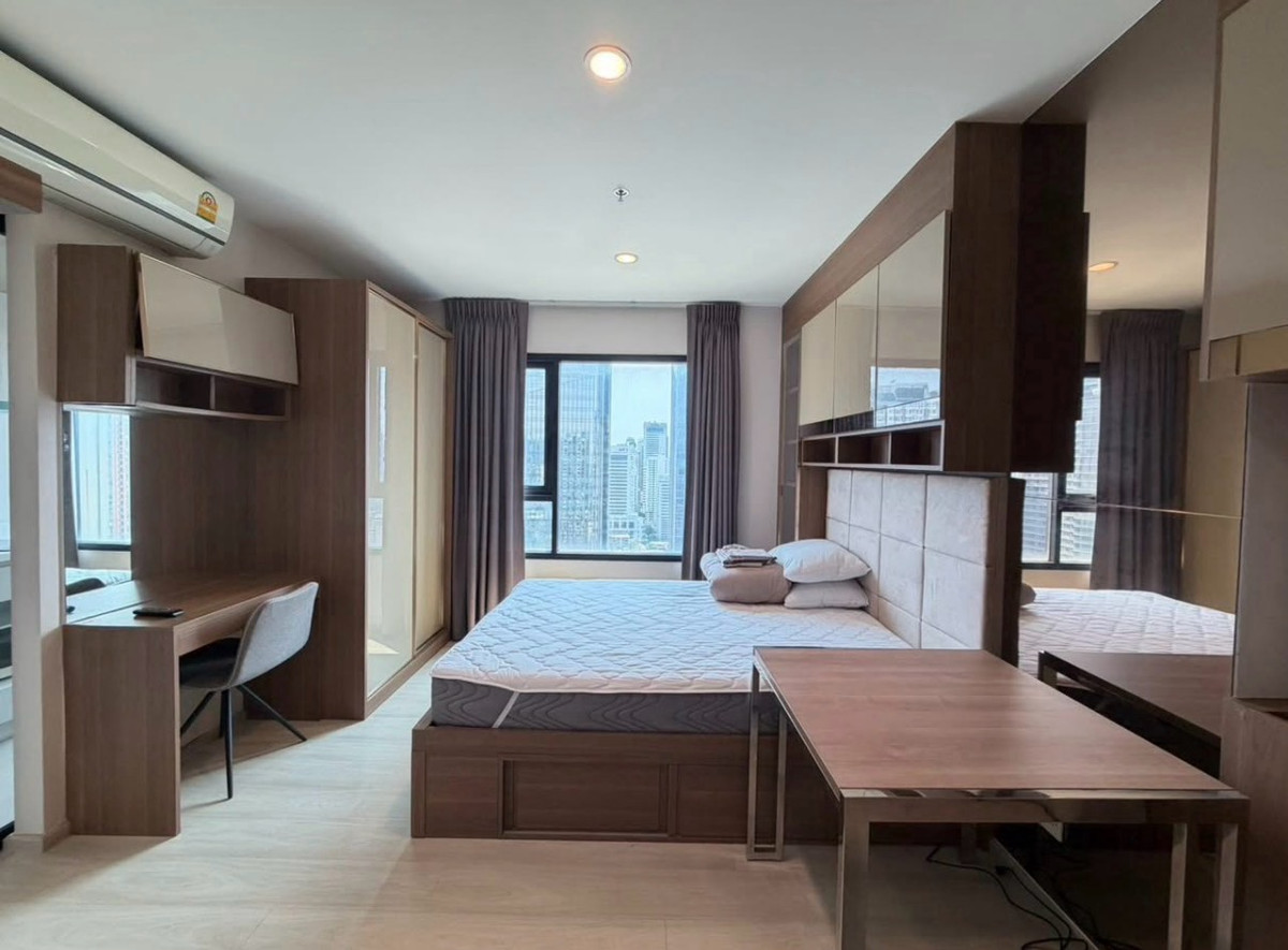 ให้เช่าคอนโดพระราม 9 เพชรบุรีตัดใหม่ RCA : Life asoke (📍MRT เพชรบุรี แค่หน้าบ้าน🎉🎉🎉)