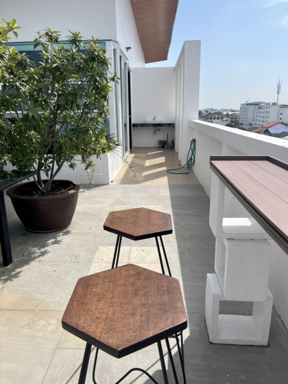 For RentOnnut, Udomsuk : Luxurious apartment for rent On Sukhumvit Road 101/1