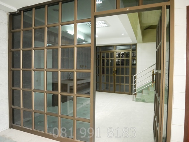 For RentShop HouseRama 8, Samsen, Ratchawat : For rent, commercial building, 3.5 floors, Nang Loeng Intersection, Nakhon Sawan Road, 46.3 sq m., 740 sq m., near Nang Loeng racecourse, near the expressway