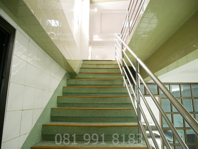 For RentShop HouseRama 8, Samsen, Ratchawat : For rent, commercial building, 3.5 floors, Nang Loeng Intersection, Nakhon Sawan Road, 46.3 sq m., 740 sq m., near Nang Loeng racecourse, near the expressway