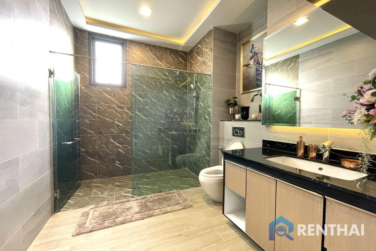 For SaleHousePattaya, Bangsaen, Chonburi : Beautiful detached house in Huay Yai - Pattaya