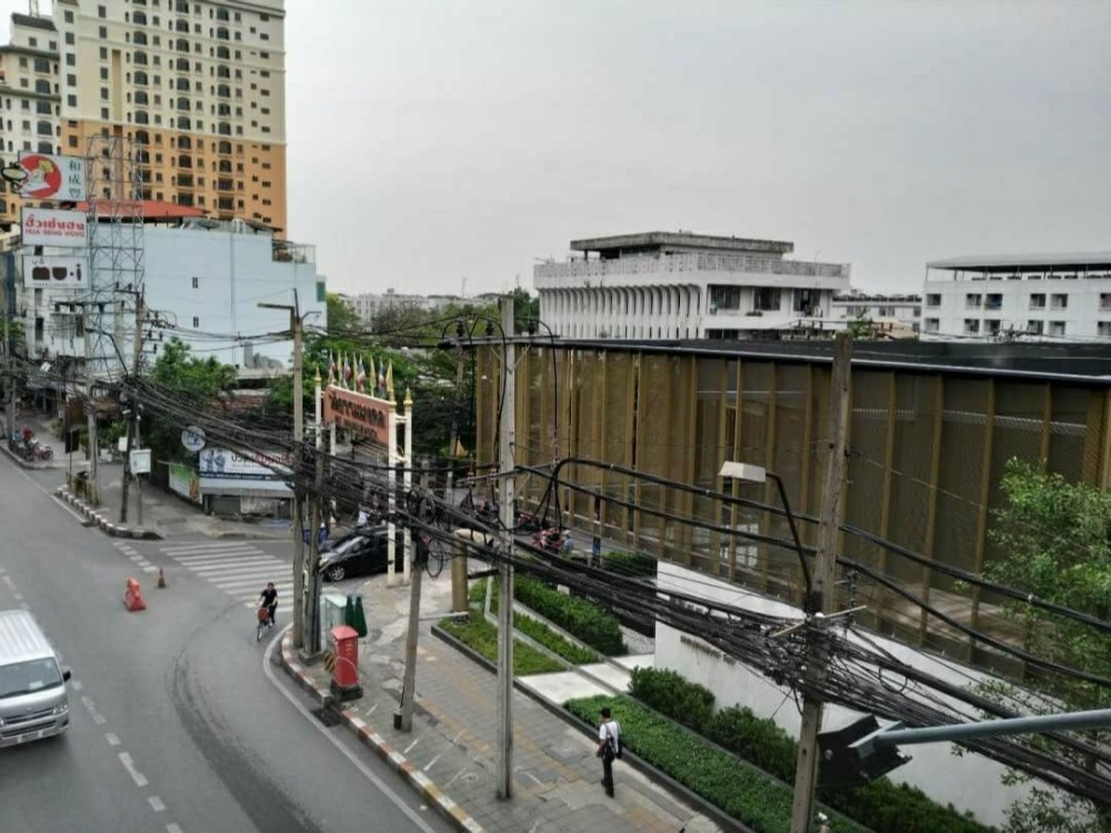 For RentShop HouseOnnut, Udomsuk : 4-storey commercial building for rent with 2 mezzanine floors, Sukhumvit 101, near BTS Punnawithi, monthly rent 60,000 baht