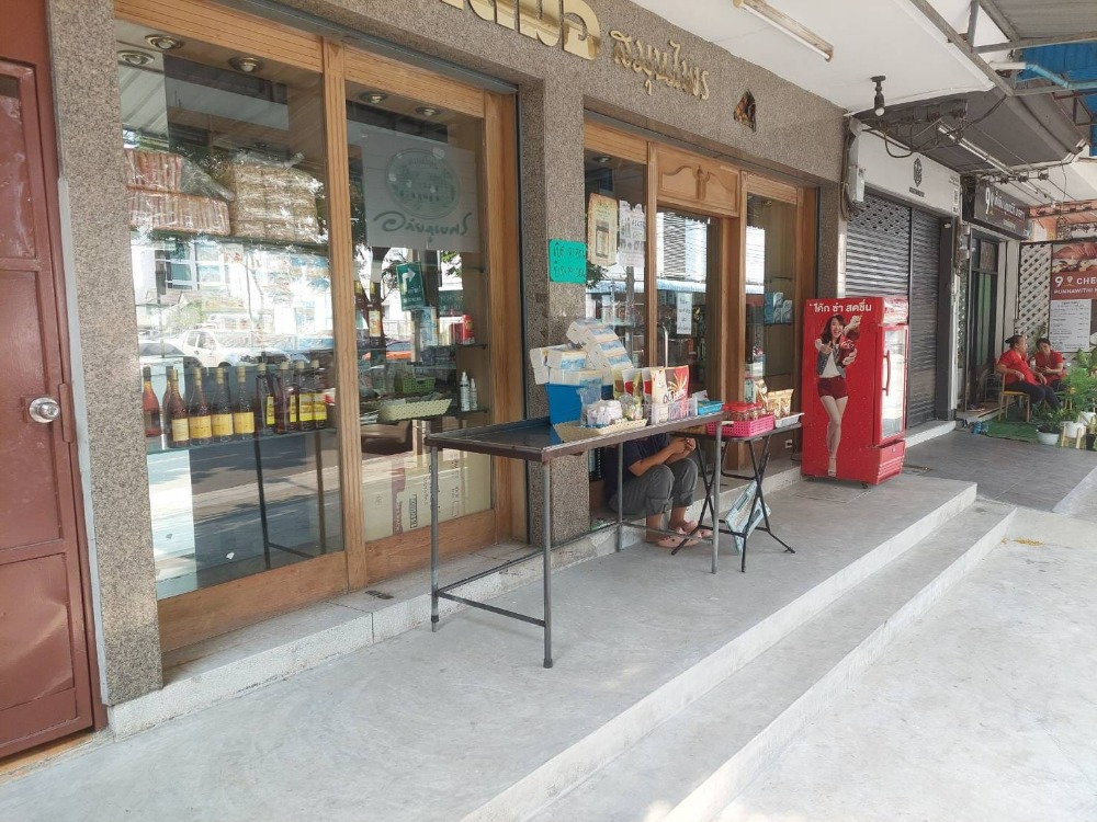 For RentShop HouseOnnut, Udomsuk : 4-storey commercial building for rent with 2 mezzanine floors, Sukhumvit 101, near BTS Punnawithi, monthly rent 60,000 baht