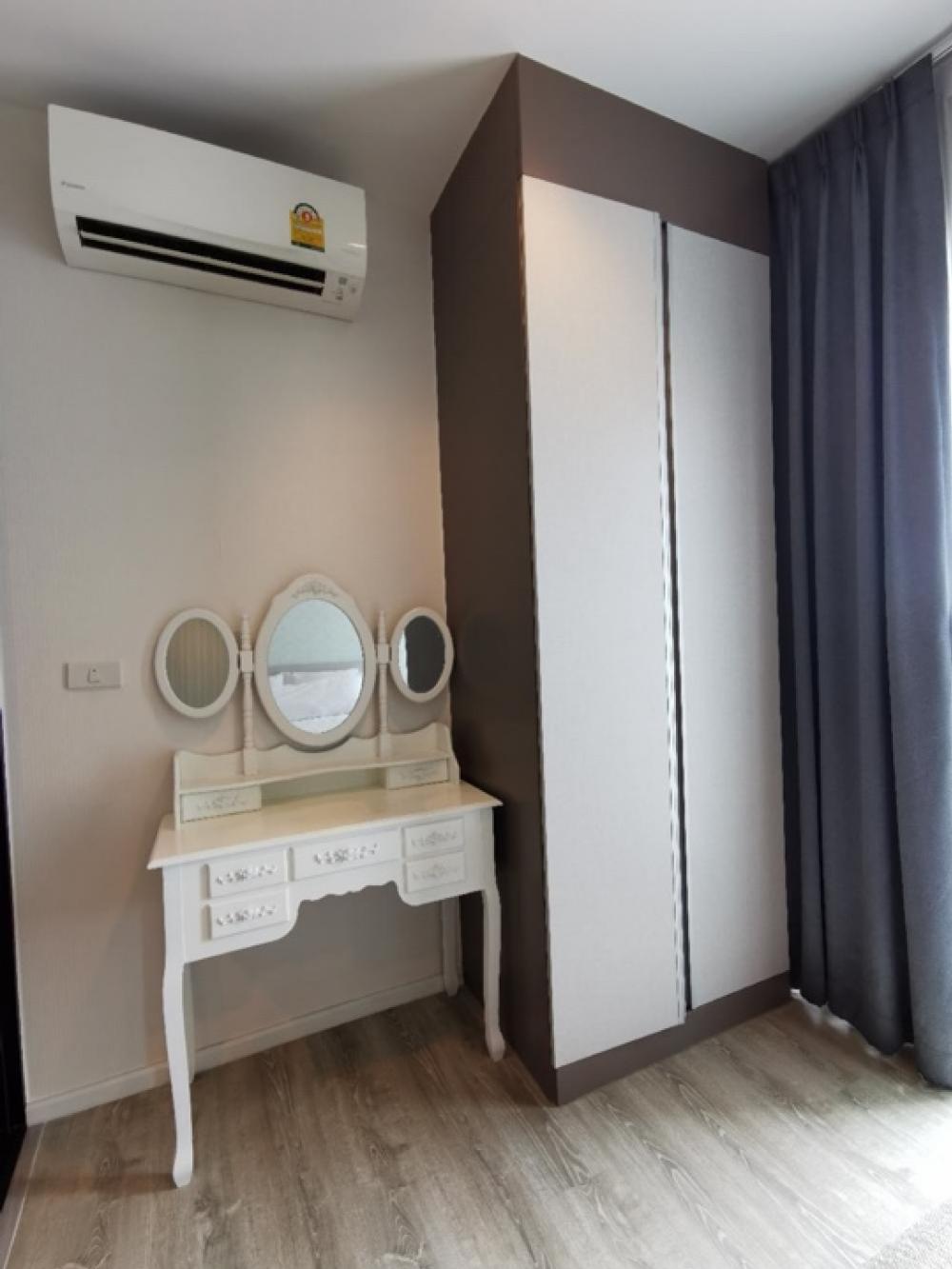 ให้เช่าคอนโดสมุทรปราการ สำโรง : ให้เช่า คอนโด วิวแม่น้ำ ติดBTS โรงเรียนนายเรือ 1ห้องนอน  8000บาท/เดือน  0961928323 นิวเยียร์