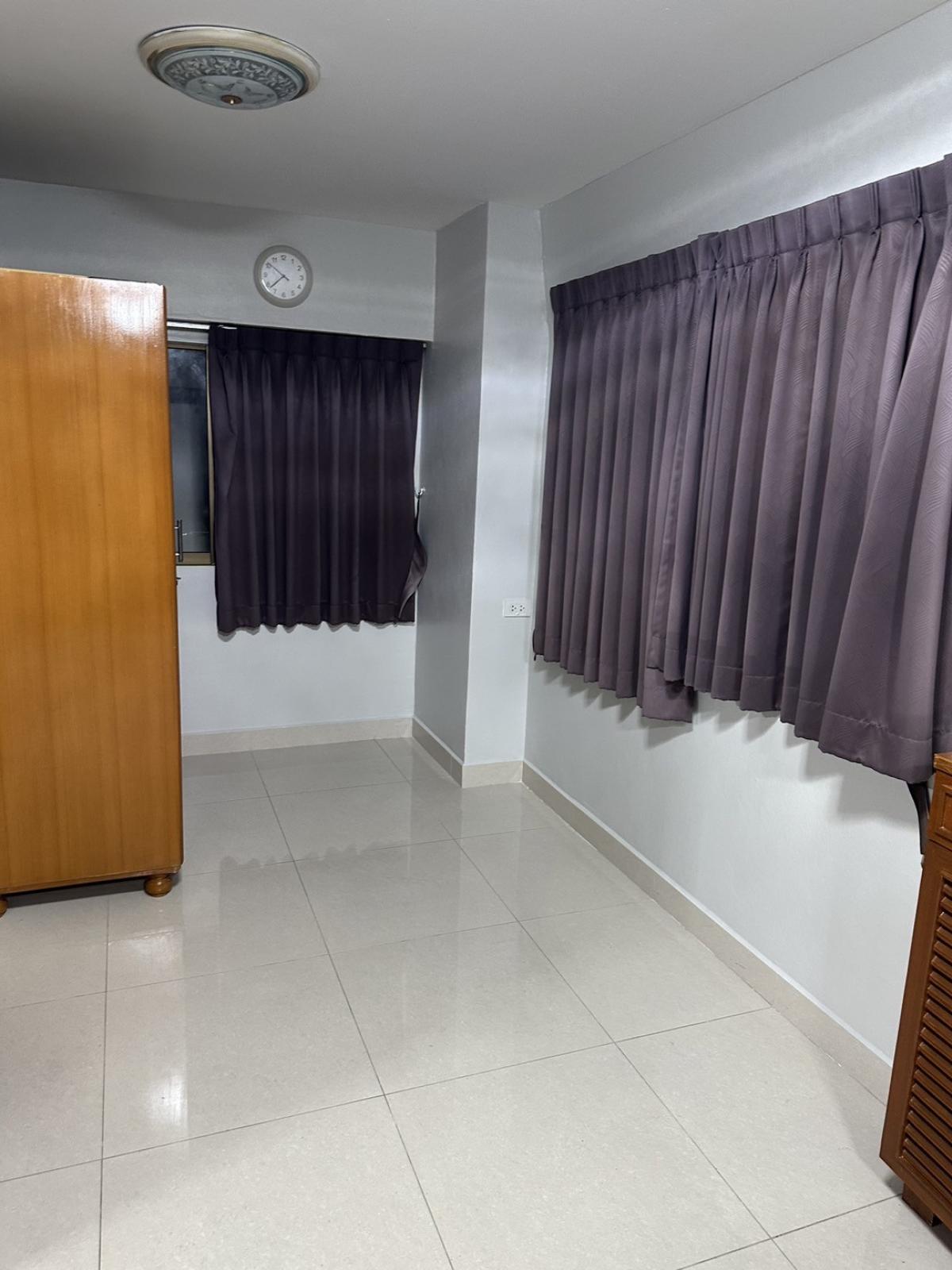 ขายคอนโด ThonglorTower (ทองหล่อทาวเวอร์) ขนาด 48 ตรม. (ห้องมุม) ชั้น10 ตึก B Loading...