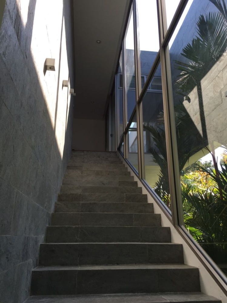 ขายบ้านสมุทรปราการ สำโรง : House For Sale in Windmill Golf Course 5 bedrooms nearly 1 rai ขายบ้านสวย โมเดิร์น ในสนามกอล์ฟ วินมิลด์ พร้อมสระว่ายน้ำ 366 ตรว.