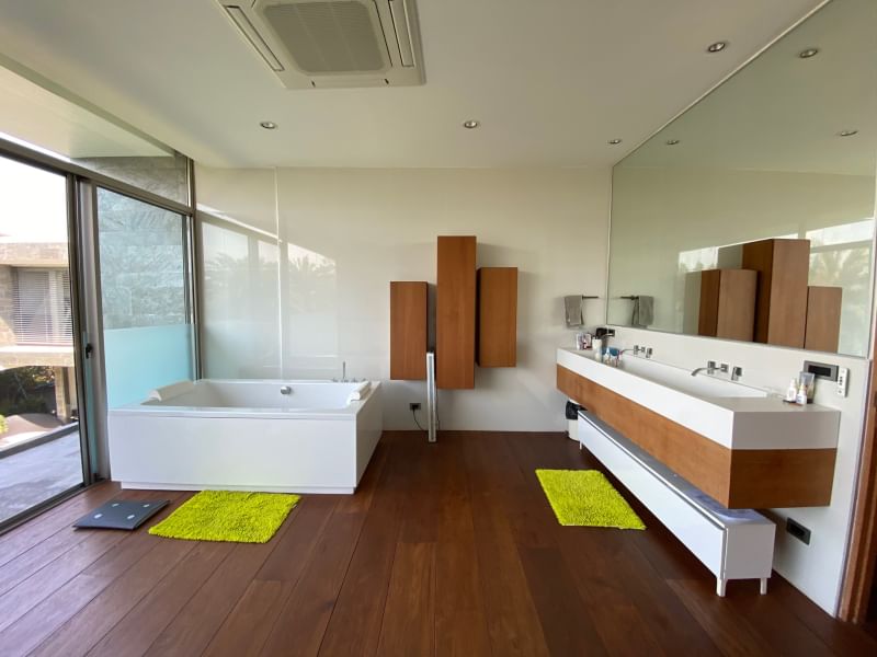 ขายบ้านสมุทรปราการ สำโรง : House For Sale in Windmill Golf Course 5 bedrooms nearly 1 rai ขายบ้านสวย โมเดิร์น ในสนามกอล์ฟ วินมิลด์ พร้อมสระว่ายน้ำ 366 ตรว.