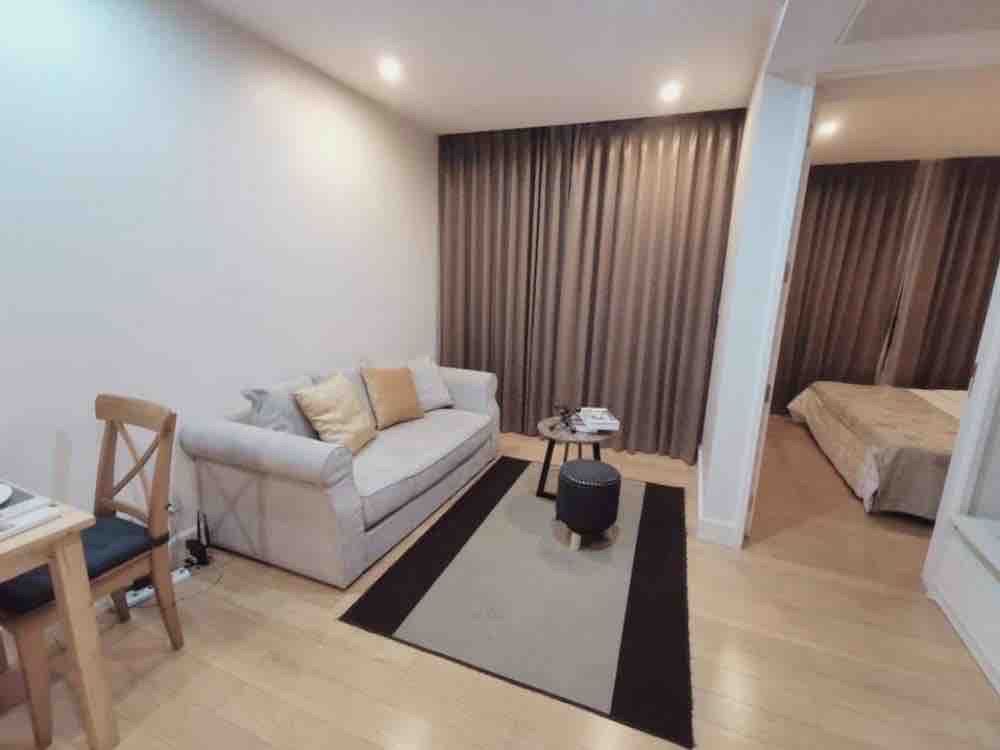 For RentCondoSathorn, Narathiwat : for rent Collezio sathorn 1 bed nice room