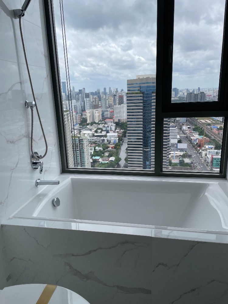 For SaleCondoRama9, Petchburi, RCA : Condo for sale, Cloud Thonglor-Phetchaburi, 47th floor, usable area 54.34 sq m, 2 bedrooms, 2 bathrooms, convenient travel, next to New Phetchaburi Road, connected to CBD Asoke and New CBD Rama 9, near MRT Phetchaburi, BTS Phrom Phong. , and Si Rat Expres
