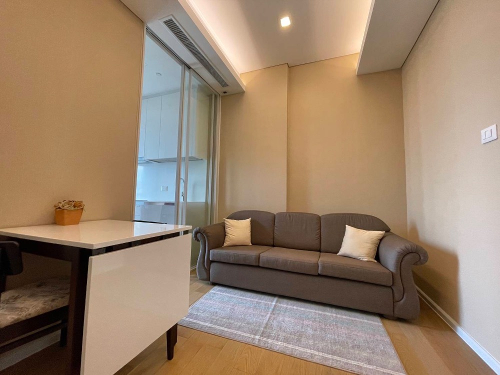 ให้เช่าคอนโดลาดพร้าว เซ็นทรัลลาดพร้าว : For rent The Saint residence 1 bed Special deal!!