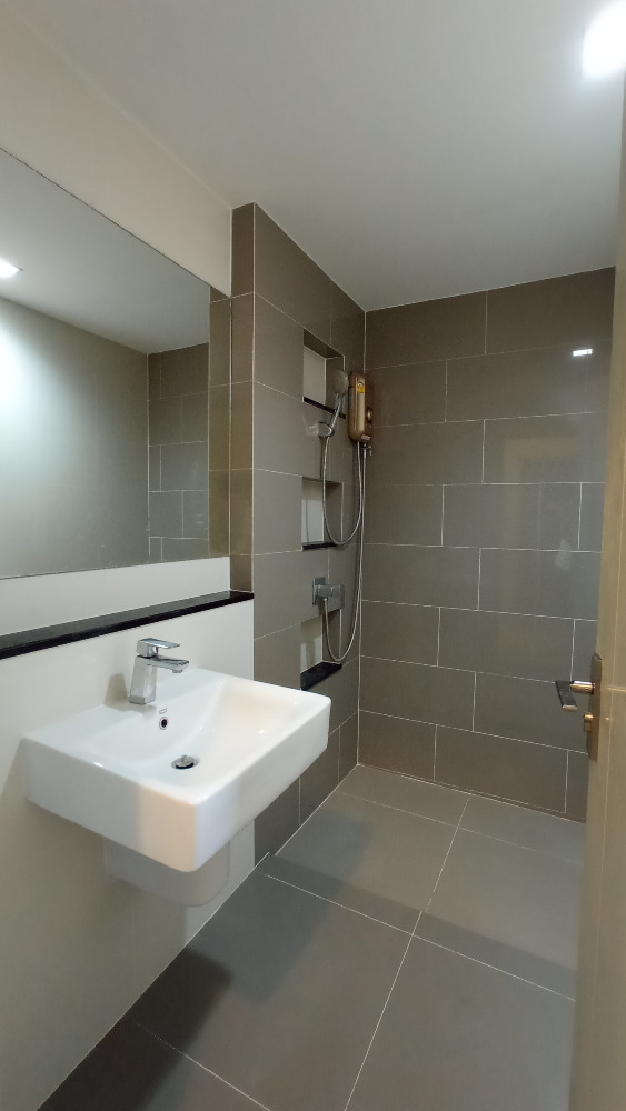 For SaleHouseLadkrabang, Suwannaphum Airport : Very beautiful house!! Life Bangkok Boulevard, Wongwaen-Rama 9, For sale with tenant