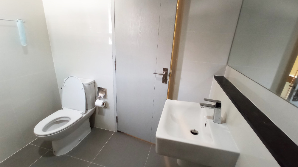 For SaleHouseLadkrabang, Suwannaphum Airport : Very beautiful house!! Life Bangkok Boulevard, Wongwaen-Rama 9, For sale with tenant