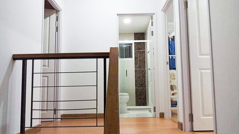 ขายบ้านลาดกระบัง สุวรรณภูมิ : ขาย บ้านแฝด โกลเด้น นีโอ บางนา-สวนหลวง 136 ตรม. 36 ตร.วา สภาพใหม่ พร้อมเฟอร์และเครื่องใช้ไฟฟ้าครบชุด เข้าอยู่ได้ทันที