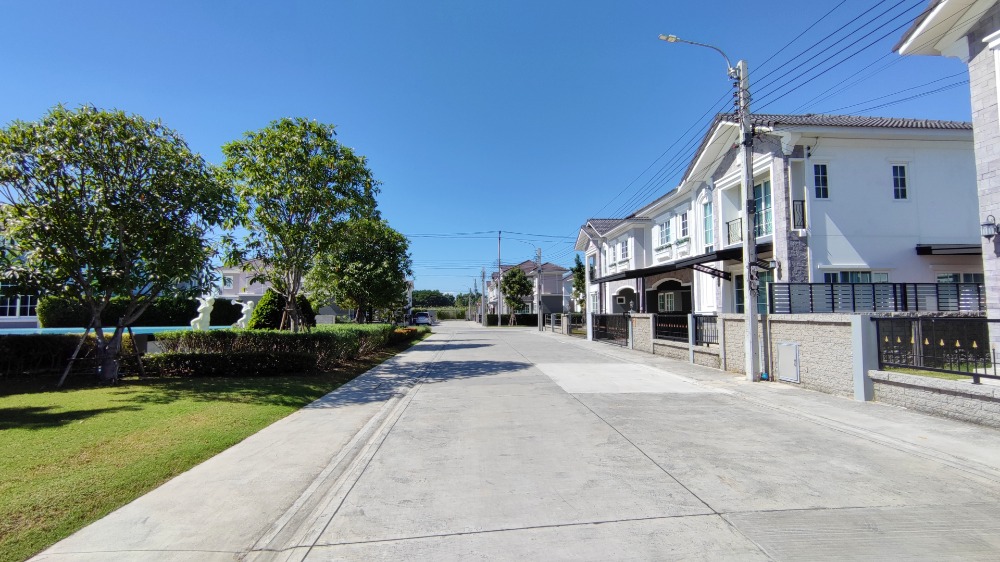 ขายบ้านลาดกระบัง สุวรรณภูมิ : ขาย บ้านแฝด โกลเด้น นีโอ บางนา-สวนหลวง 136 ตรม. 36 ตร.วา สภาพใหม่ พร้อมเฟอร์และเครื่องใช้ไฟฟ้าครบชุด เข้าอยู่ได้ทันที