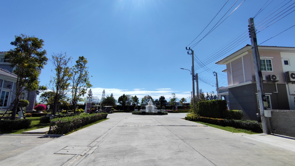 ขายบ้านลาดกระบัง สุวรรณภูมิ : ขาย บ้านแฝด โกลเด้น นีโอ บางนา-สวนหลวง 136 ตรม. 36 ตร.วา สภาพใหม่ พร้อมเฟอร์และเครื่องใช้ไฟฟ้าครบชุด เข้าอยู่ได้ทันที