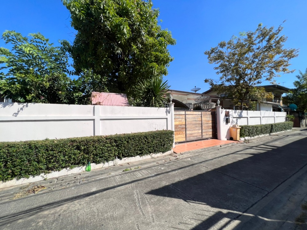 For SaleHouseRatchadapisek, Huaikwang, Suttisan : 2-storey detached house for sale, 4 bedrooms, 3 bathrooms, Soi Sawanwithi, Huai Khwang- Sutthisan.
