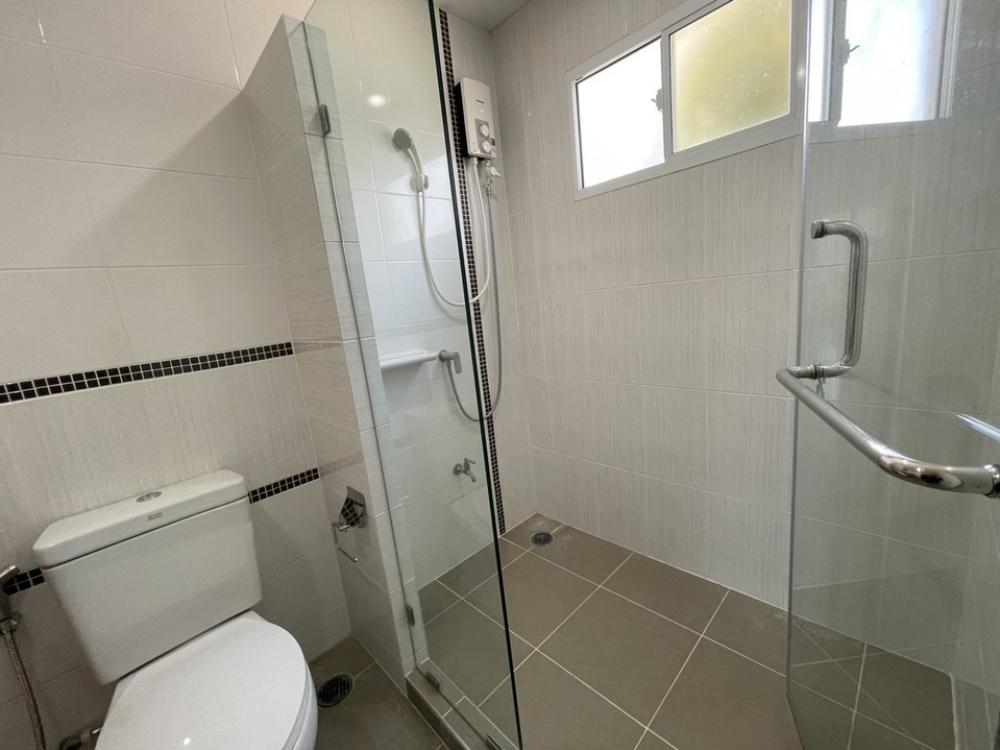 ให้เช่าบ้านพัฒนาการ ศรีนครินทร์ : ให้เช่าบ้านเดี่ยว ภัสสร เพรจทิส ลุกซ์ พัฒนาการ 38 มี 5 ห้องนอน