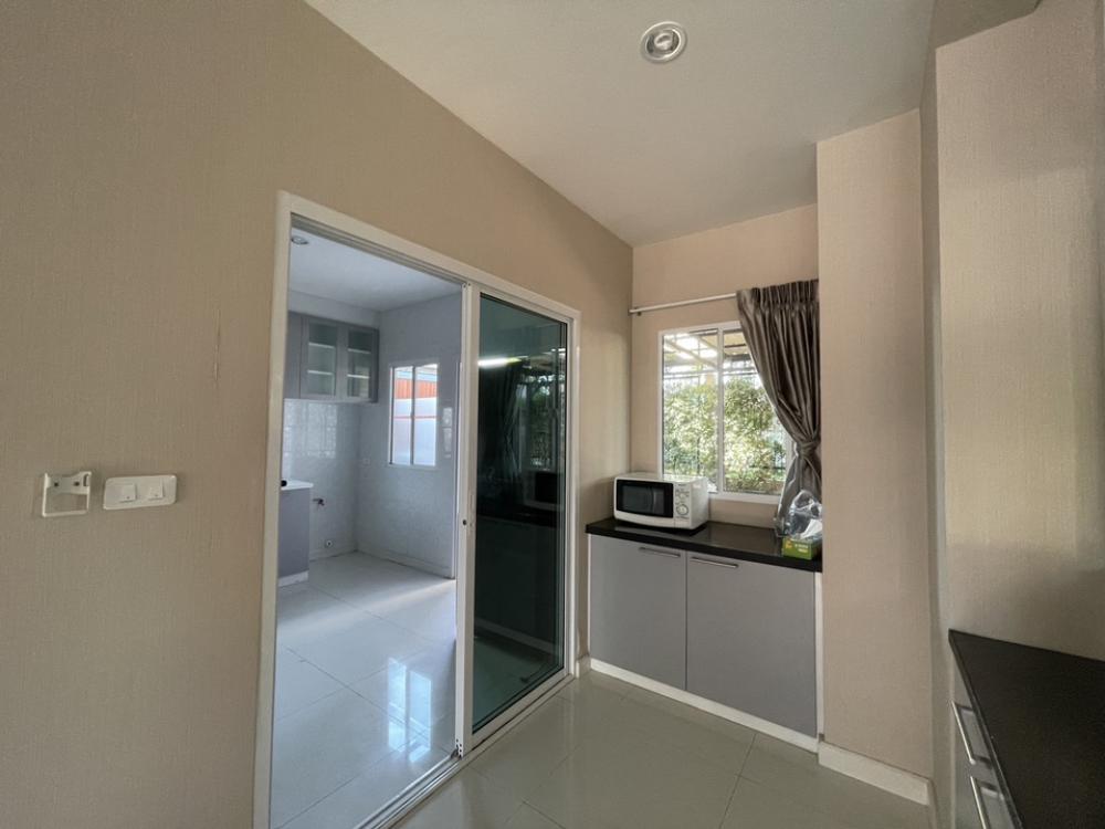 ให้เช่าบ้านพัฒนาการ ศรีนครินทร์ : ให้เช่าบ้านเดี่ยว ภัสสร เพรจทิส ลุกซ์ พัฒนาการ 38 มี 5 ห้องนอน