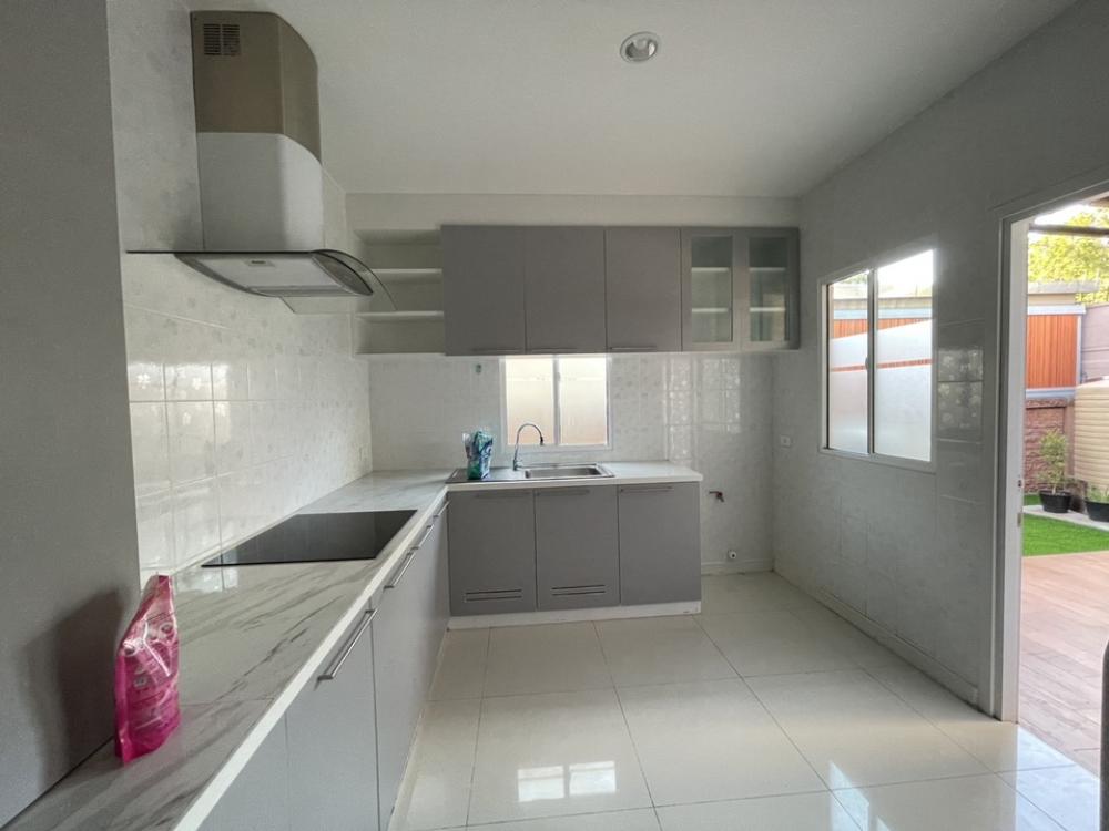 ให้เช่าบ้านพัฒนาการ ศรีนครินทร์ : ให้เช่าบ้านเดี่ยว ภัสสร เพรจทิส ลุกซ์ พัฒนาการ 38 มี 5 ห้องนอน