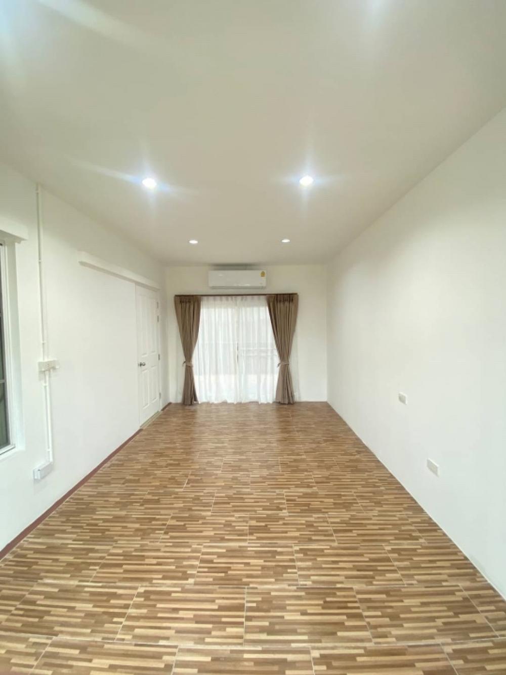 ให้เช่าบ้านพัฒนาการ ศรีนครินทร์ : ให้เช่าบ้านเดี่ยว ภัสสร เพรจทิส ลุกซ์ พัฒนาการ 38 มี 5 ห้องนอน