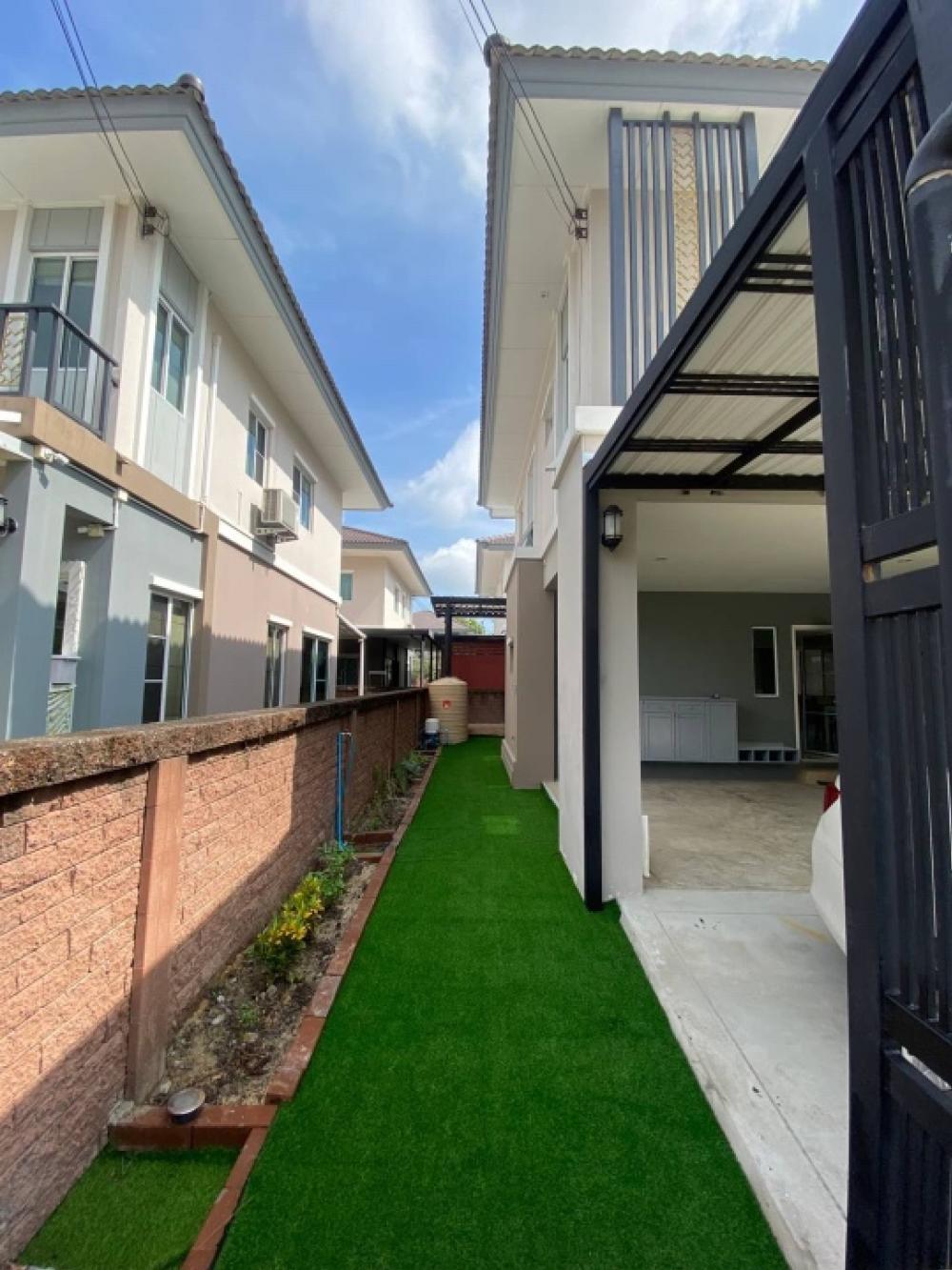 ให้เช่าบ้านพัฒนาการ ศรีนครินทร์ : ให้เช่าบ้านเดี่ยว ภัสสร เพรจทิส ลุกซ์ พัฒนาการ 38 มี 5 ห้องนอน