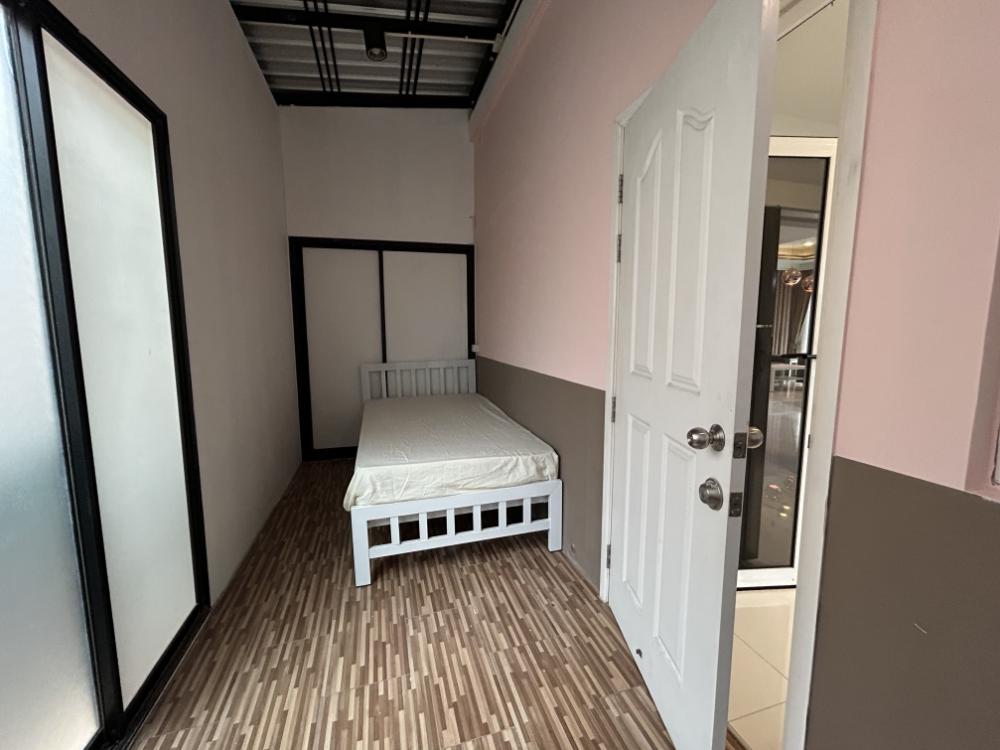 ให้เช่าบ้านพัฒนาการ ศรีนครินทร์ : ให้เช่าบ้านเดี่ยว ภัสสร เพรจทิส ลุกซ์ พัฒนาการ 38 มี 5 ห้องนอน