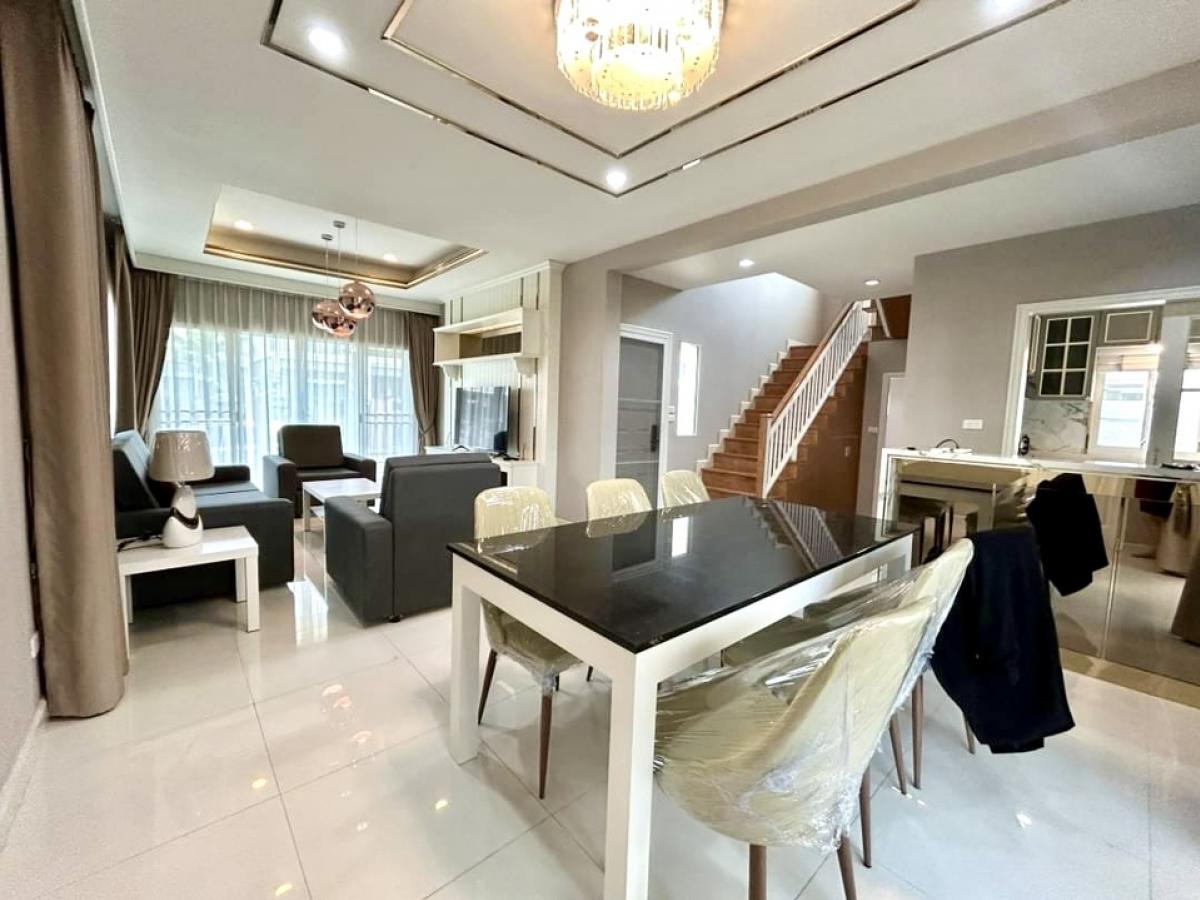 ให้เช่าบ้านพัฒนาการ ศรีนครินทร์ : ให้เช่าบ้านเดี่ยว ภัสสร เพรจทิส ลุกซ์ พัฒนาการ 38 มี 5 ห้องนอน