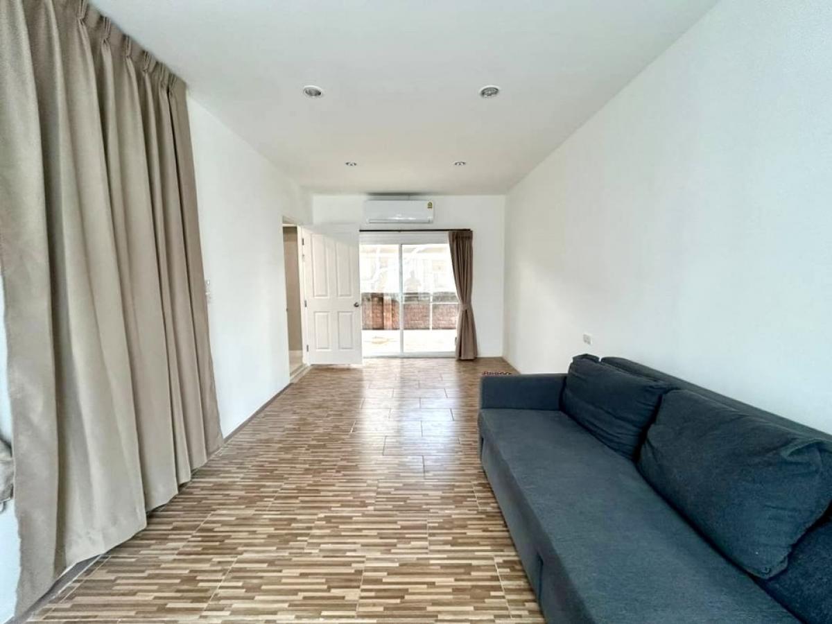 ให้เช่าบ้านพัฒนาการ ศรีนครินทร์ : ให้เช่าบ้านเดี่ยว ภัสสร เพรจทิส ลุกซ์ พัฒนาการ 38 มี 5 ห้องนอน