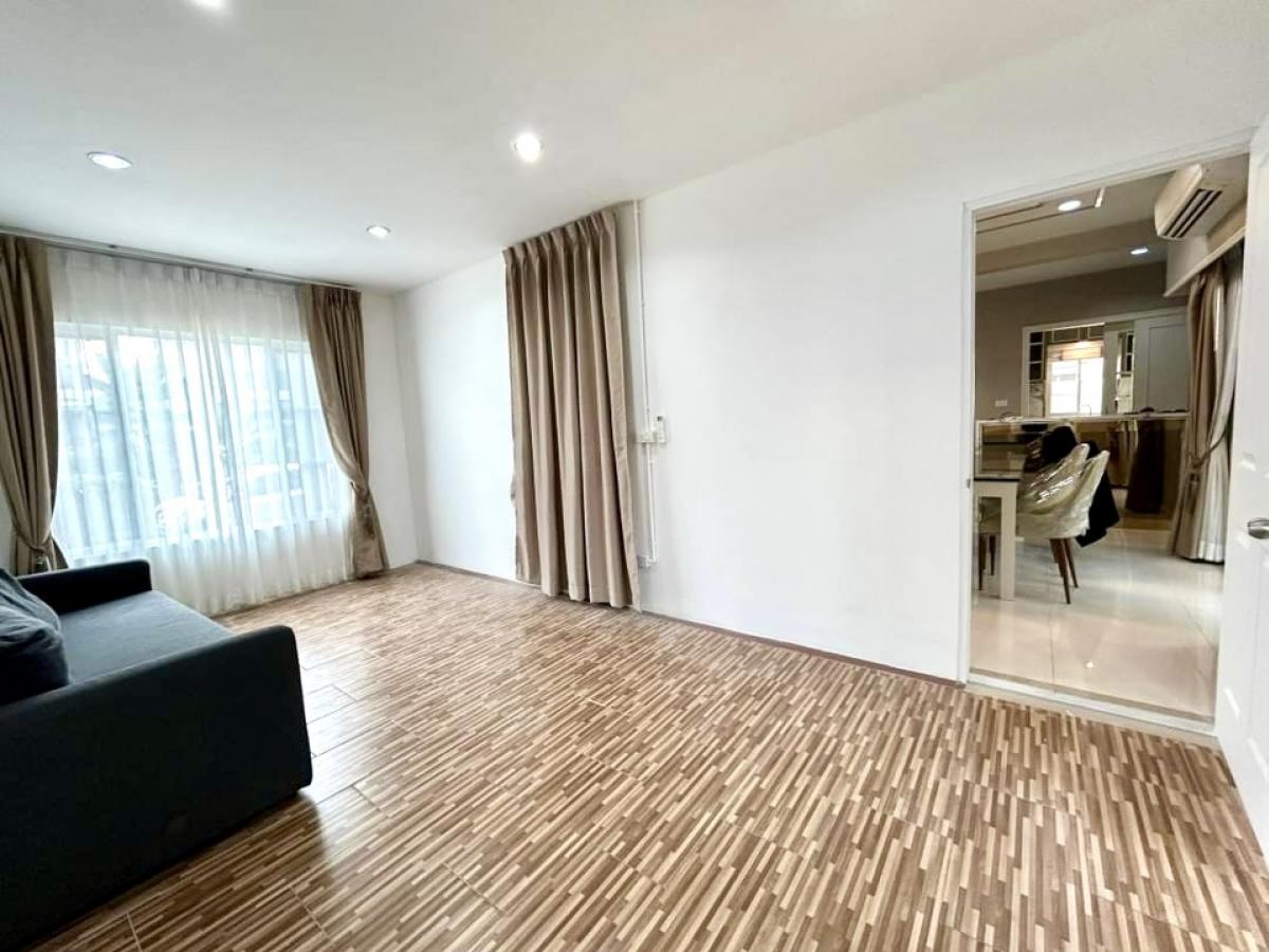 ให้เช่าบ้านพัฒนาการ ศรีนครินทร์ : ให้เช่าบ้านเดี่ยว ภัสสร เพรจทิส ลุกซ์ พัฒนาการ 38 มี 5 ห้องนอน