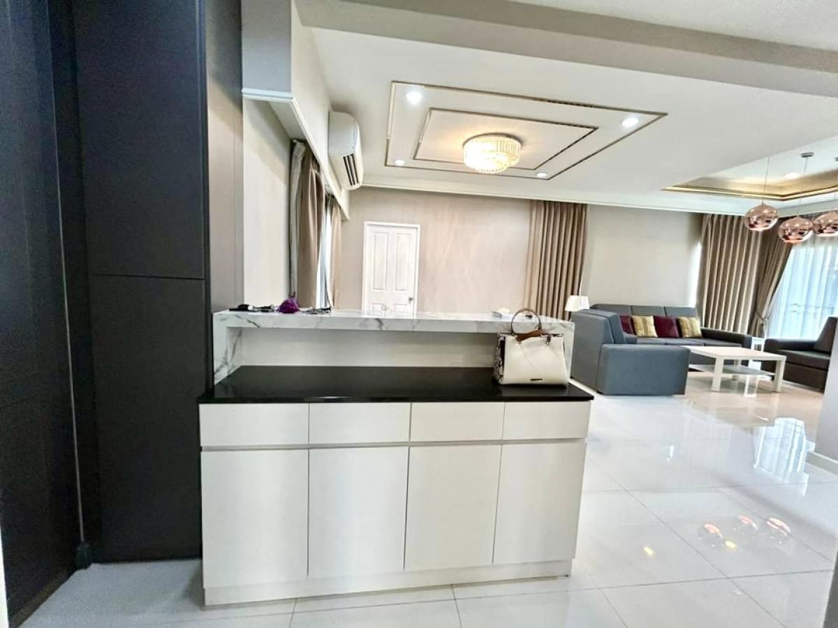 ให้เช่าบ้านพัฒนาการ ศรีนครินทร์ : ให้เช่าบ้านเดี่ยว ภัสสร เพรจทิส ลุกซ์ พัฒนาการ 38 มี 5 ห้องนอน