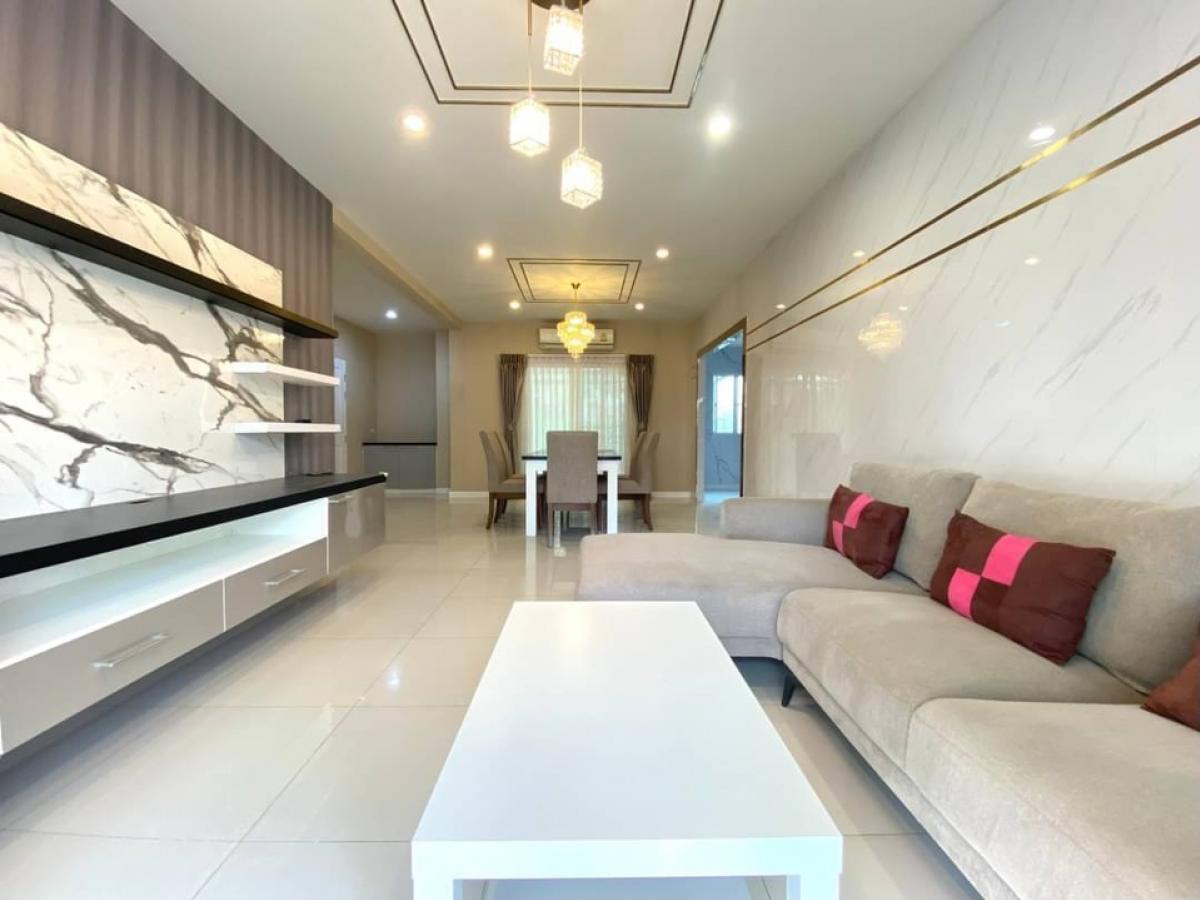 ให้เช่าบ้านพัฒนาการ ศรีนครินทร์ : ให้เช่าบ้านเดี่ยว ภัสสร เพรจทิส ลุกซ์ พัฒนาการ 38 มี 5 ห้องนอน