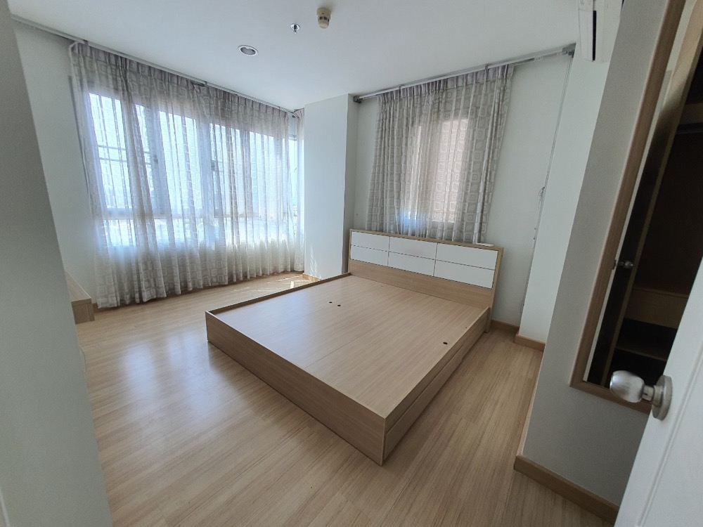 ขายคอนโดเกษตรศาสตร์ รัชโยธิน : [ขายคอนโดห้องมุม] วิวสระว่ายน้ำสุดชิค! นั่งชิลเหมือนอยู่รีสอร์ททุกวัน