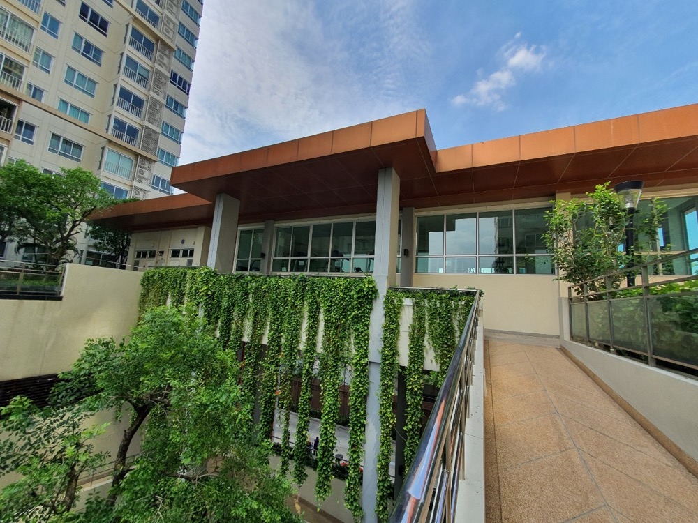 ขายคอนโดเกษตรศาสตร์ รัชโยธิน : [ขายคอนโดห้องมุม] วิวสระว่ายน้ำสุดชิค! นั่งชิลเหมือนอยู่รีสอร์ททุกวัน