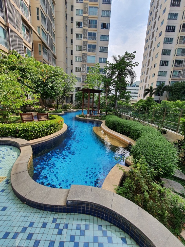 ขายคอนโดเกษตรศาสตร์ รัชโยธิน : [ขายคอนโดห้องมุม] วิวสระว่ายน้ำสุดชิค! นั่งชิลเหมือนอยู่รีสอร์ททุกวัน