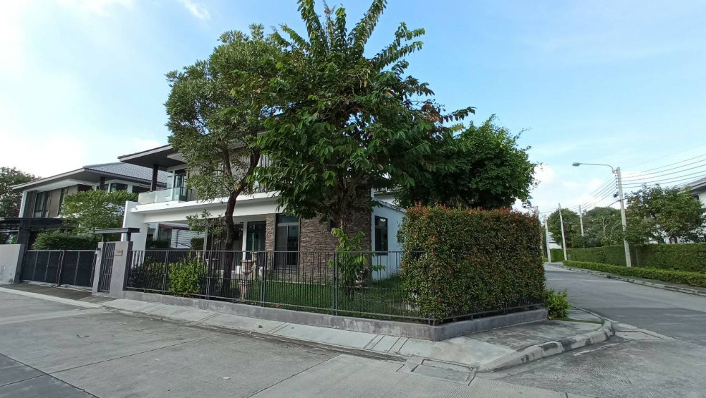 For SaleHouseBangna, Bearing, Lasalle : Nice decoration!! Single house behind Mega Bangna, Manthana, Bangna Km. 7, corner plot, never been in.