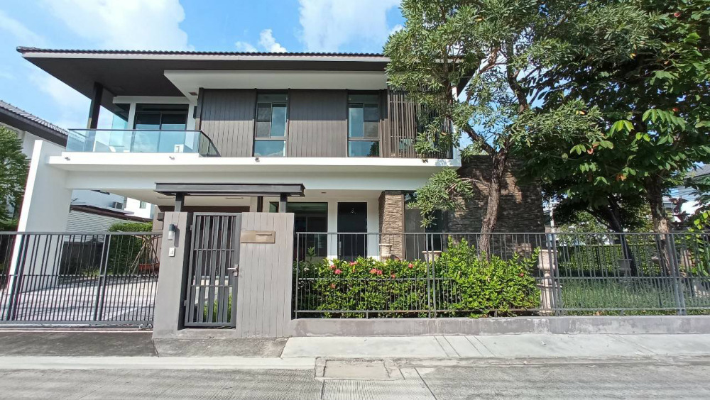 For SaleHouseBangna, Bearing, Lasalle : Nice decoration!! Single house behind Mega Bangna, Manthana, Bangna Km. 7, corner plot, never been in.