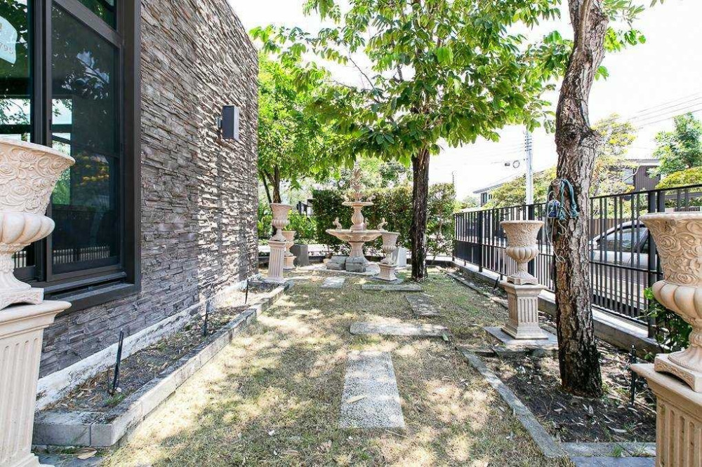 For SaleHouseBangna, Bearing, Lasalle : Nice decoration!! Single house behind Mega Bangna, Manthana, Bangna Km. 7, corner plot, never been in.