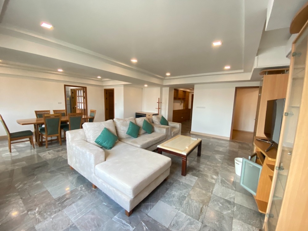 ให้เช่าคอนโดสุขุมวิท อโศก ทองหล่อ : RENT (3 Bed + 1 Maid) 160 sqm @BTS Phrom Phong - 55,000 THB Negotiable