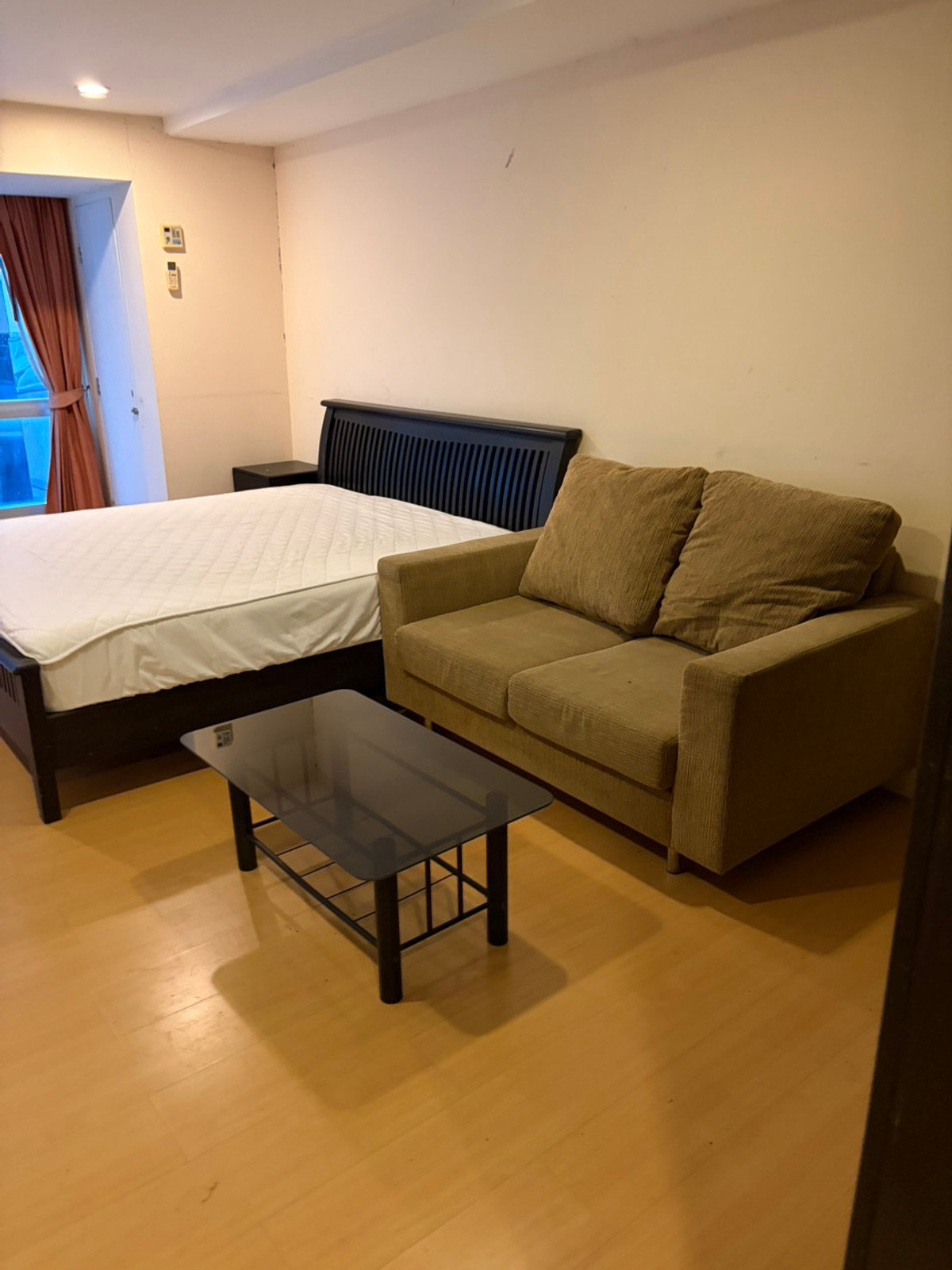 ให้เช่าคอนโดนานา : for rent Trendy condo 1 bed super deal!!