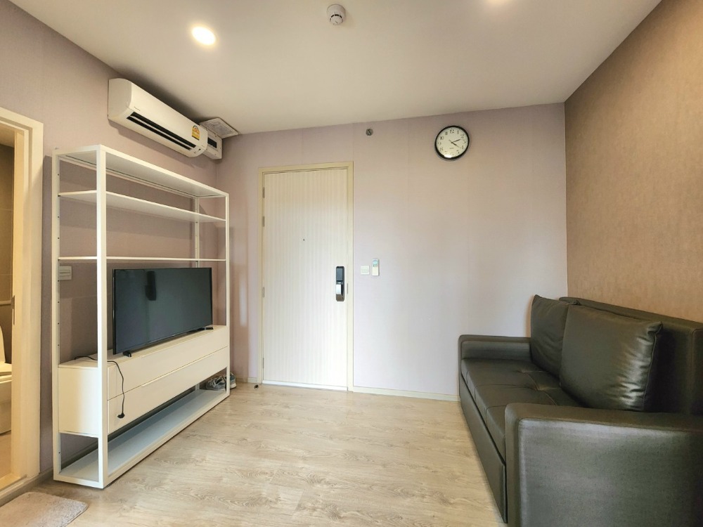 ให้เช่าคอนโดปิ่นเกล้า จรัญสนิทวงศ์ : สถานะตามภาพปกเลยครับผม **ห้องว่างครับผม แบบ1นอนที่กว้างที่สุด**ให้เช่าThe tree จรัญ30 **อาคาร B ห้องหายาก** ส่วนกลางหรู !!มีเครื่องซักผ้า SN494.3